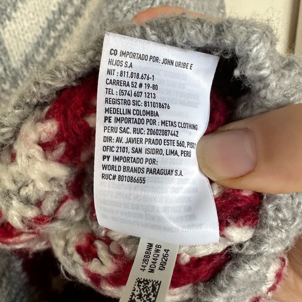 American Eagle Outfitters Red and Gray Cropped Knit Sweater - Picture 8 of 8